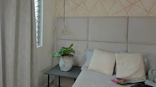 Snapshot of SamayRyann chatting on June 25, 1:59 pm SamayRyann online show from June 25, 1:59 pm