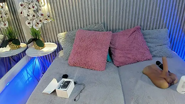 DAFNECOX online show from February 20, 3:03 am