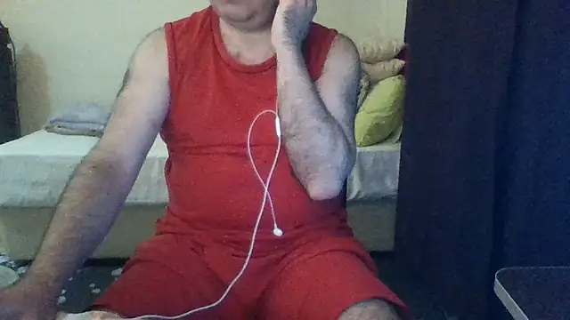 Snapshot of st206boy chatting on June 18, 12:22 am st206boy online show from June 18, 12:22 am
