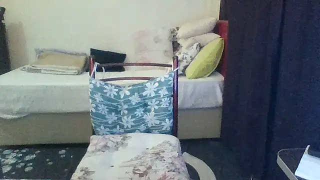 Snapshot of st206boy chatting on June 24, 12:42 am st206boy online show from June 24, 12:42 am