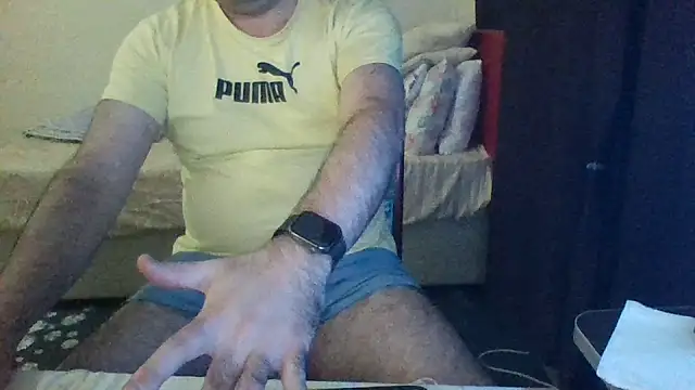 Snapshot of st206boy chatting on July 5, 11:12 pm st206boy online show from July 5, 11:12 pm