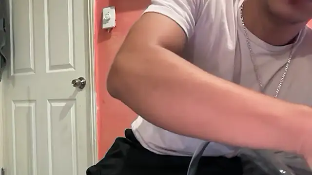 Snapshot of kSwisssxxx chatting on November 3, 3:30 am kSwisssxxx online show from November 3, 3:30 am