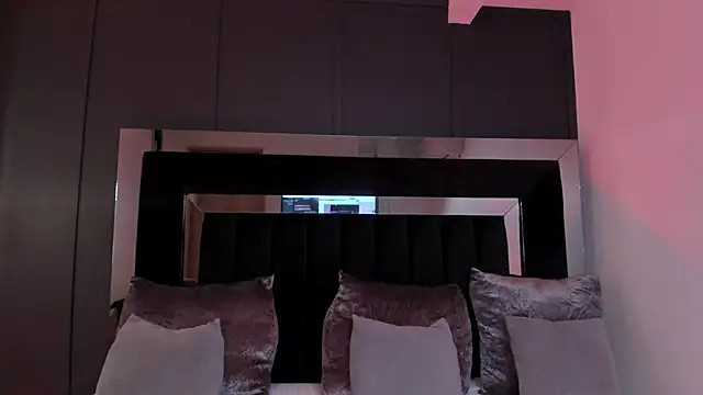 sofiaa brown online show from October 17, 4:59 am