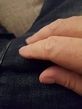 Snapshot of minnetird chatting on December 15, 9:41 pm minnetird online show from December 15, 9:41 pm