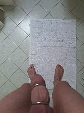 Snapshot of minnetird chatting on December 16, 9:58 am minnetird online show from December 16, 9:58 am