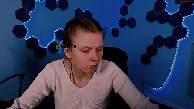 Snapshot of foxy_tease_ chatting on November 22, 2:43 am foxy tease online show from November 22, 2:43 am