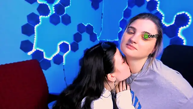 Snapshot of foxy_tease_ chatting on December 13, 8:25 pm foxy tease online show from December 13, 8:25 pm