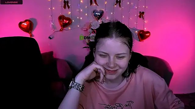 Snapshot of foxy_tease_ chatting on March 22, 3:10 am foxy tease online show from March 22, 3:10 am