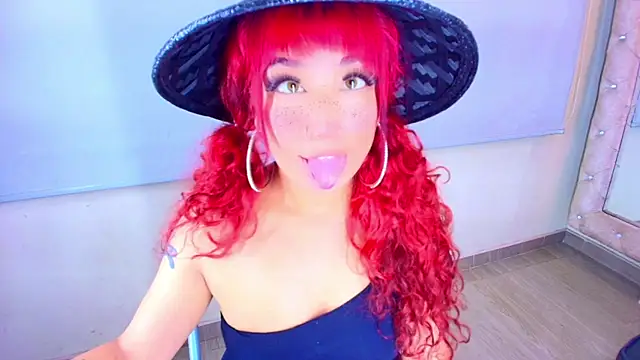 Snapshot of Soleil_66 chatting on June 6, 4:28 am Soleil 66 online show from June 6, 4:28 am