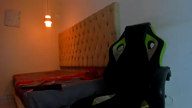 Darkknightx01 online show from December 19, 2:29 am