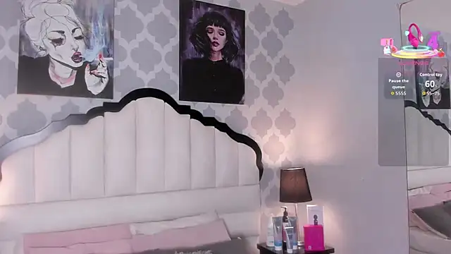 SarahMiler  online show from October 28, 7:49 pm