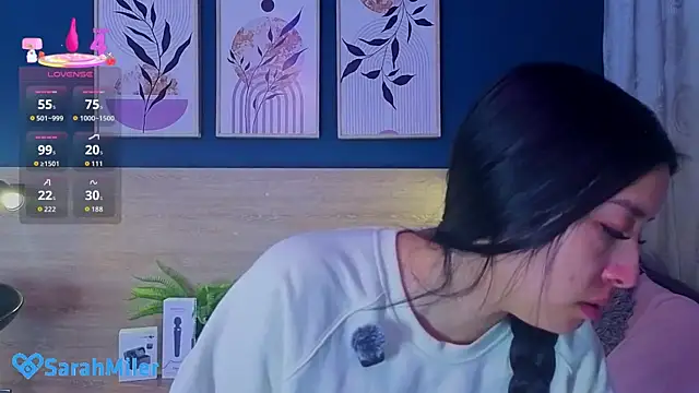 Snapshot of SarahMiler_ chatting on April 1, 12:06 pm SarahMiler online show from April 1, 12:06 pm