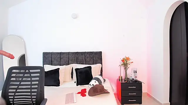 Taylormaxwell online show from December 19, 10:50 pm