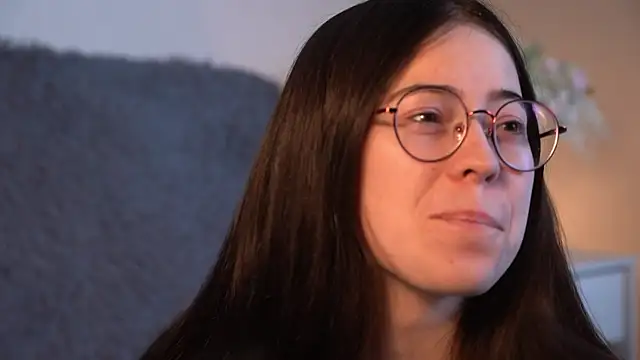 Snapshot of ywixos chatting on December 1, 2:33 pm ywixos online show from December 1, 2:33 pm