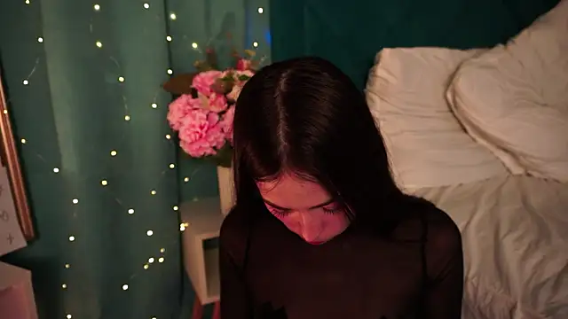 ywixos online show from April 30, 8:57 pm