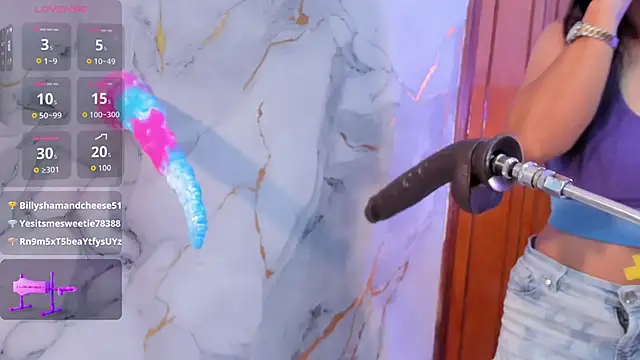 Snapshot of lisa_milf_ chatting on April 9, 7:03 am lisa milf online show from April 9, 7:03 am