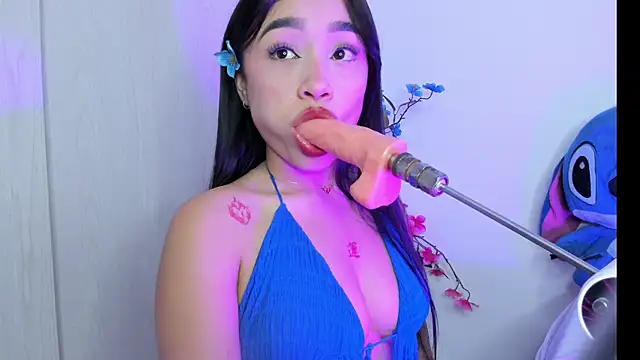 Snapshot of Eva_cutte chatting on July 13, 12:41 pm Eva cutte online show from July 13, 12:41 pm