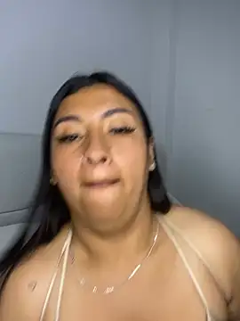 Issa Santana online show from February 12, 8:15 pm