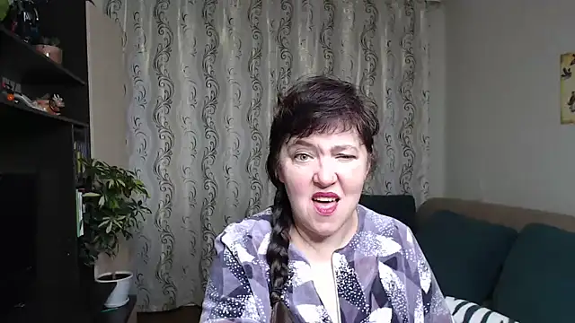 Snapshot of Illusionq chatting on September 26, 5:00 am Illusionq online show from September 26, 5:00 am