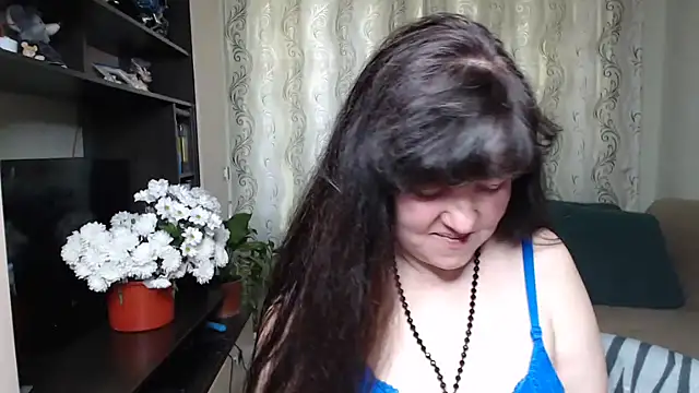 Snapshot of Illusionq chatting on May 11, 10:32 am Illusionq online show from May 11, 10:32 am