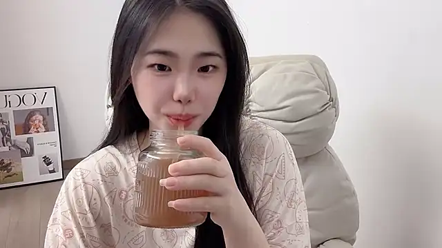suki-1 online show from June 18, 8:58 am