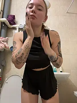 StephanieMur online show from November 27, 3:19 am