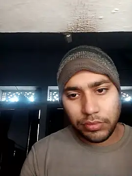 Snapshot of Desirock001 chatting on January 16, 2:37 am Desirock001 online show from January 16, 2:37 am