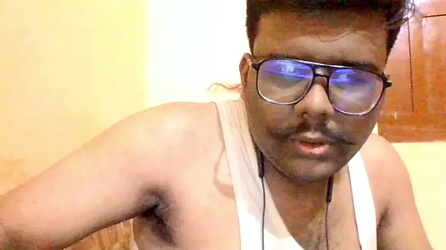 Snapshot of brownbear6 chatting on October 17, 2:52 pm brownbear6 online show from October 17, 2:52 pm