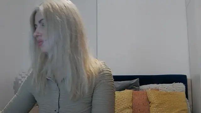 Snapshot of Lika_Soul chatting on November 30, 3:38 pm Lika Soul online show from November 30, 3:38 pm