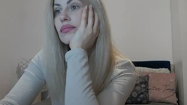 Snapshot of Lika_Soul chatting on December 18, 4:35 pm Lika Soul online show from December 18, 4:35 pm