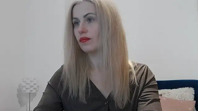 Snapshot of Lika_Soul chatting on February 9, 5:17 pm Lika Soul online show from February 9, 5:17 pm