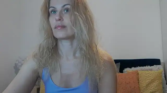 Snapshot of Lika_Soul chatting on March 28, 4:39 pm Lika Soul online show from March 28, 4:39 pm