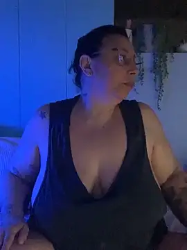 Snapshot of LupeLok chatting on September 19, 5:46 pm LupeLok online show from September 19, 5:46 pm