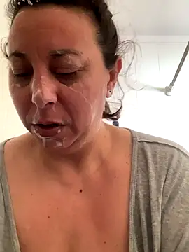 Snapshot of LupeLok chatting on September 30, 11:37 am LupeLok online show from September 30, 11:37 am