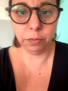 Snapshot of LupeLok chatting on October 20, 4:07 pm LupeLok online show from October 20, 4:07 pm