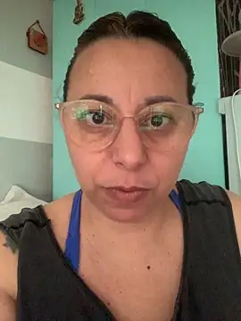 Snapshot of LupeLok chatting on October 22, 4:40 pm LupeLok online show from October 22, 4:40 pm