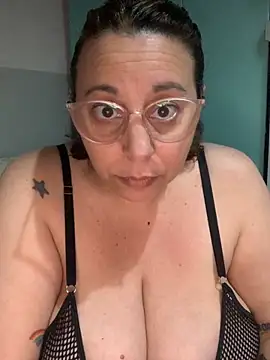 Snapshot of LupeLok chatting on October 24, 10:28 pm LupeLok online show from October 24, 10:28 pm