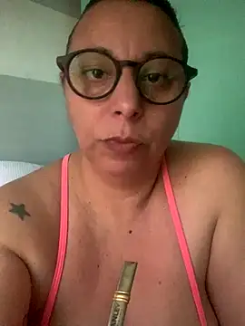 Snapshot of LupeLok chatting on November 13, 7:13 pm LupeLok online show from November 13, 7:13 pm