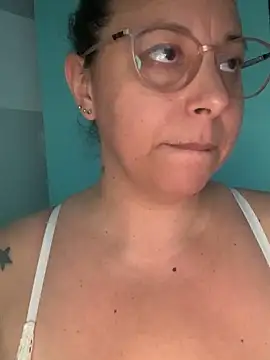 Snapshot of LupeLok chatting on November 14, 7:56 pm LupeLok online show from November 14, 7:56 pm