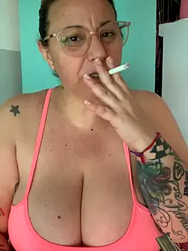 Snapshot of LupeLok chatting on November 20, 12:49 pm LupeLok online show from November 20, 12:49 pm