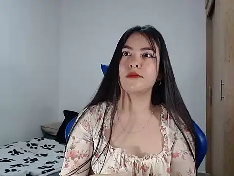 Snapshot of EloiseJun chatting on September 11, 10:32 pm EloiseJun online show from September 11, 10:32 pm