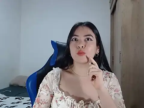 Snapshot of EloiseJun chatting on September 17, 8:54 pm EloiseJun online show from September 17, 8:54 pm