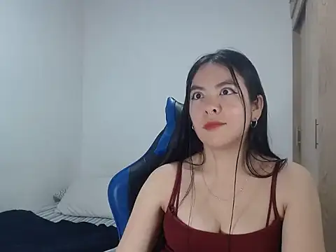 EloiseJun online show from September 30, 1:10 am