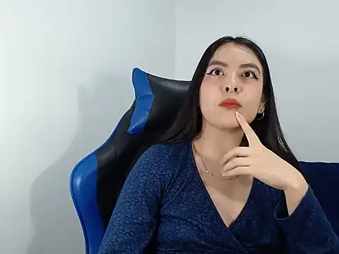 Snapshot of EloiseJun chatting on October 11, 2:22 am EloiseJun online show from October 11, 2:22 am