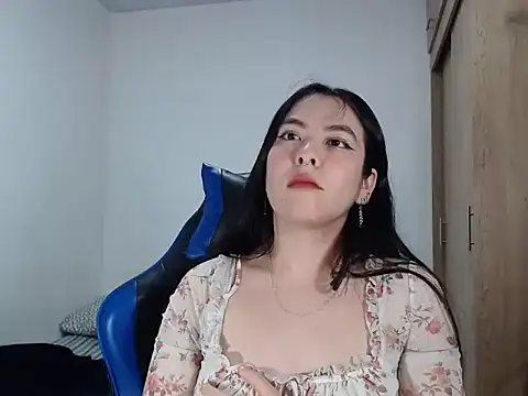 EloiseJun online show from January 10, 4:14 am