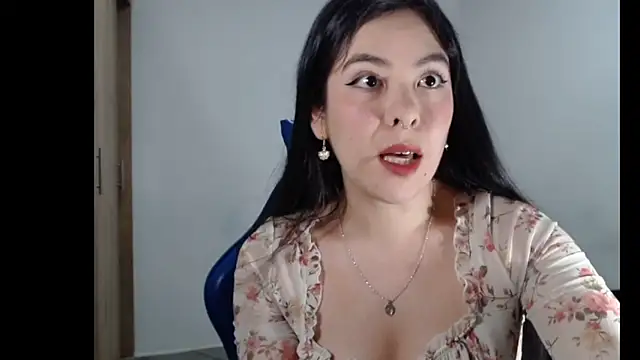 EloiseJun online show from March 16, 5:55 am