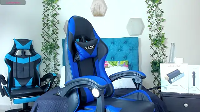 Snapshot of _taylor_black chatting on October 31, 3:13 pm taylor black online show from October 31, 3:13 pm