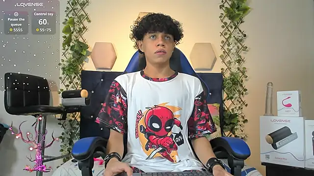 Snapshot of _taylor_black chatting on November 13, 9:25 pm taylor black online show from November 13, 9:25 pm