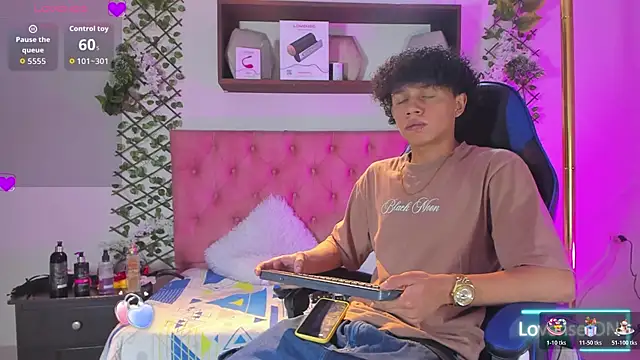 Snapshot of _taylor_black chatting on February 11, 9:09 pm taylor black online show from February 11, 9:09 pm