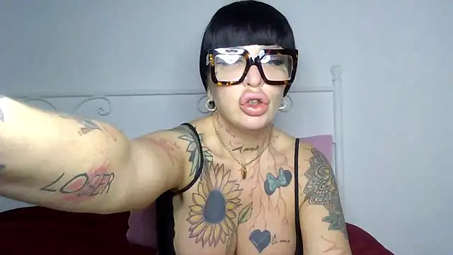 ASSERINAAA online show from January 7, 1:13 pm